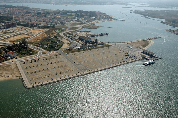 Parque do terminal fluvial do Seixal