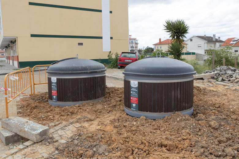 semienterrados Amora