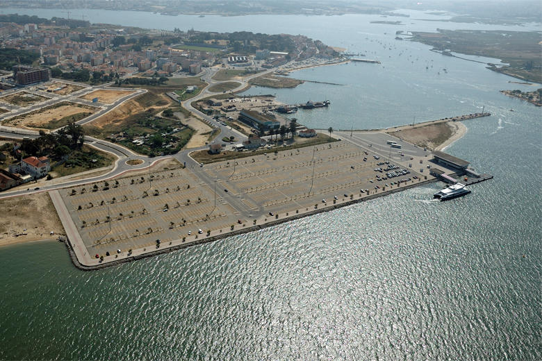 Parque do terminal fluvial do Seixal